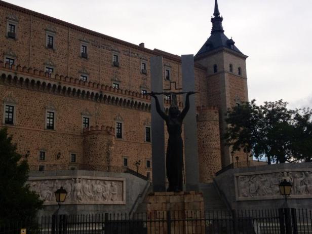 936291_10151485583149475_1703202874_n